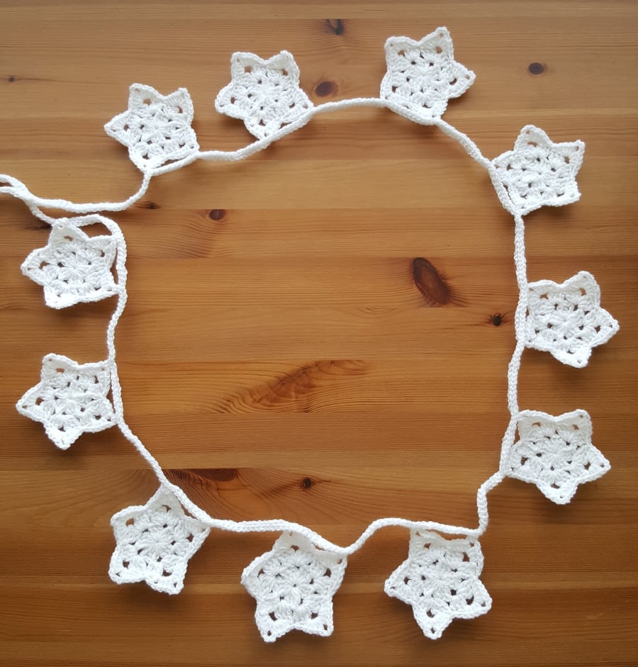 festive crocheted white star hanging garland