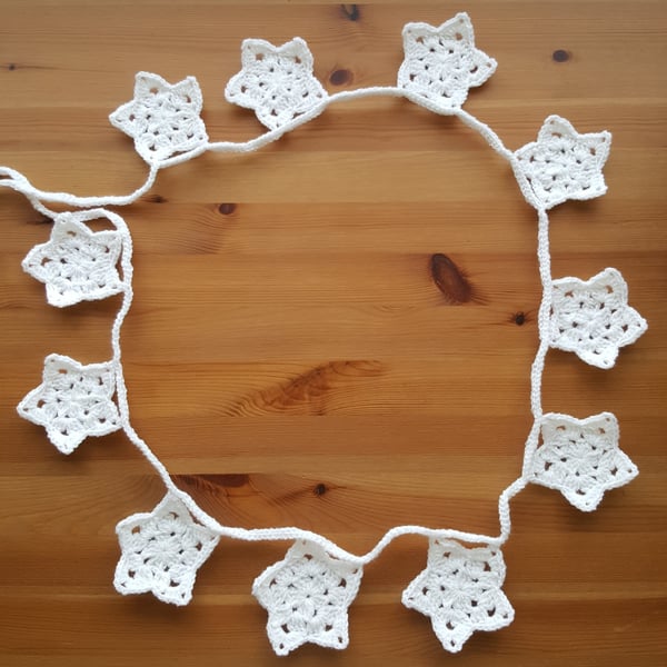 festive crocheted white star hanging garland