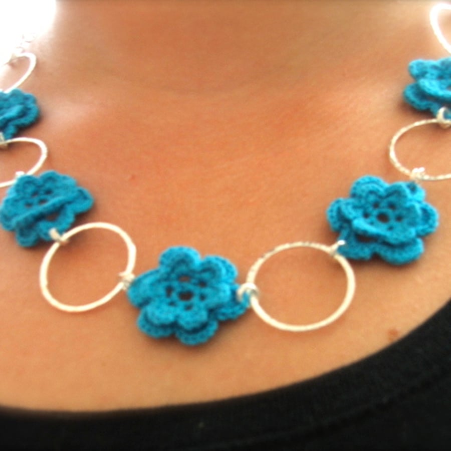Flower Necklace In Turquoise