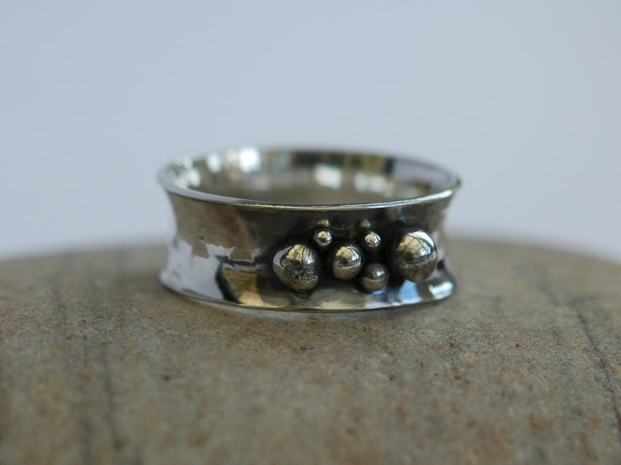Hammered Sterling Silver Ring with Silver Granulations, size V, Hallmarked, R109