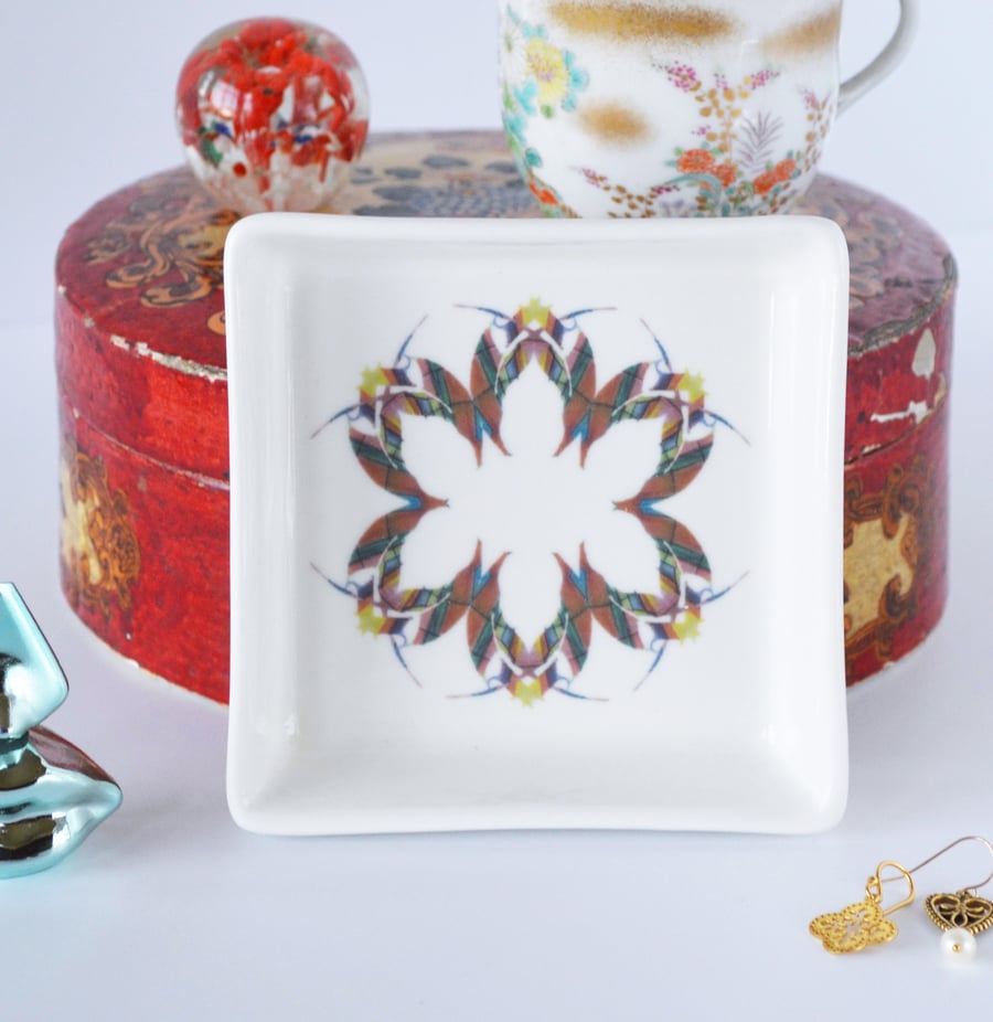 Red Leaf Pattern Ceramic Dish, 10 x 10cm, Many Uses