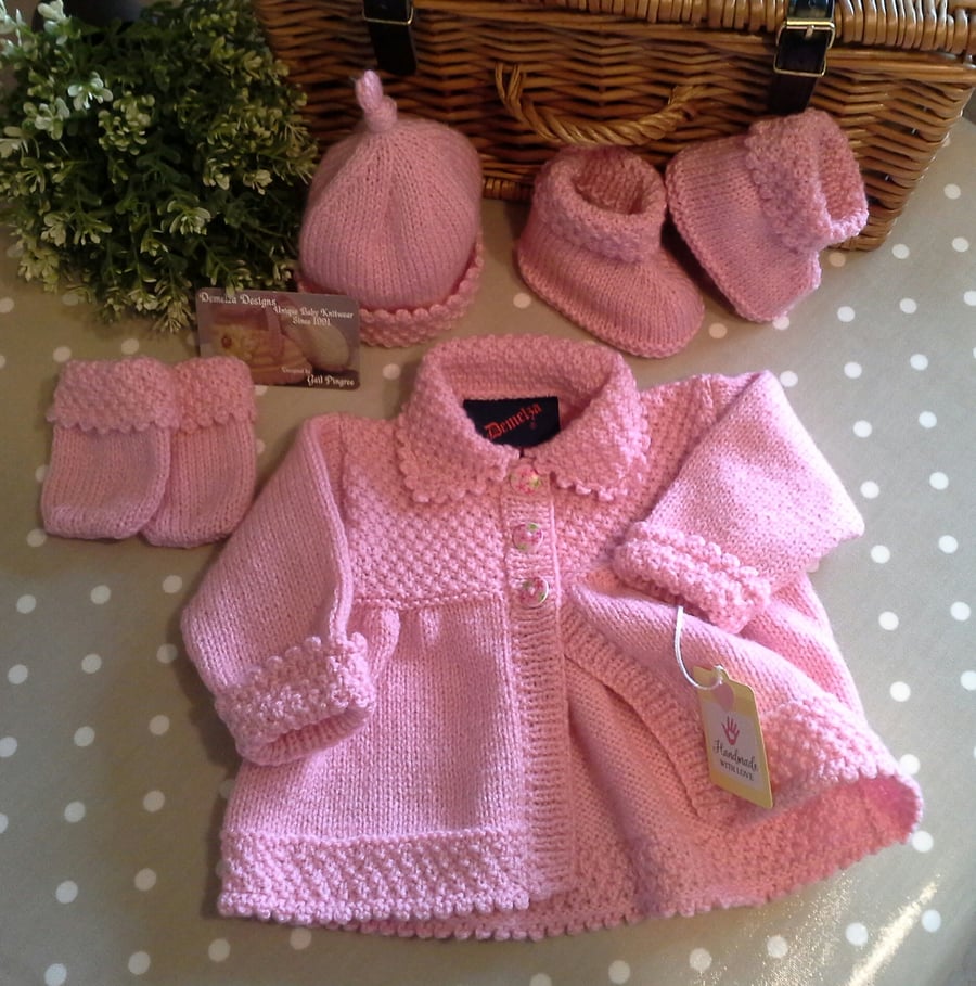 Baby Girl's Complete Layette Set 0-6 months size