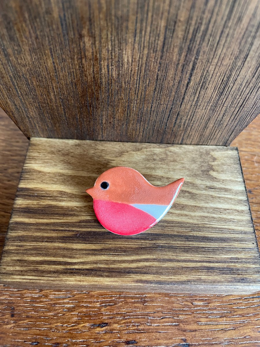 Porcelain robin brooch