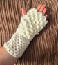 One size Dragonscale Fingerless gloves  - Image 2