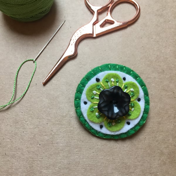 SECONDS SUNDAY Green Embroidered Flower Felt Brooch