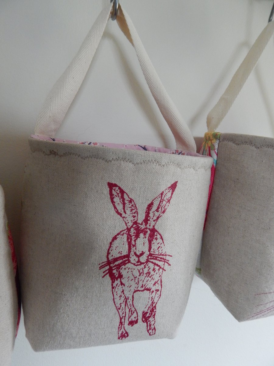Running hare basket - Magenta pink screen printed