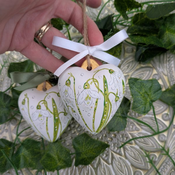 Snowdrop hand-painted Christmas ceramic heart decoration 