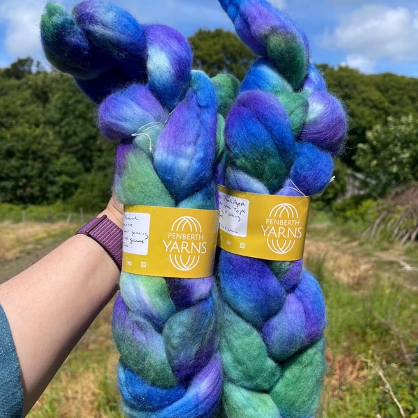 Polwarth Hand Dyed Fibre, Bluebells, Combed Top or Roving 100g