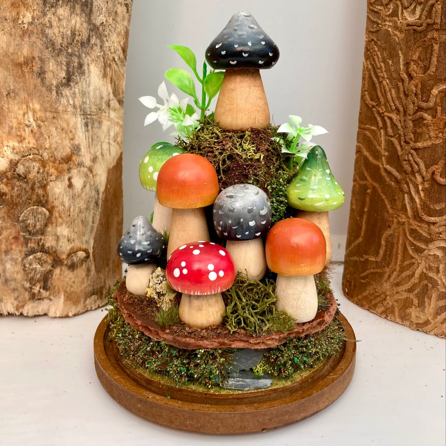 Toadstool ornament with dome