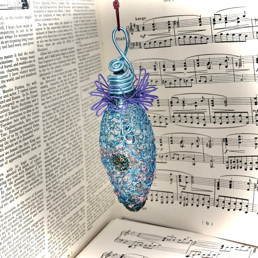 Lightbulb Christmas ornament - sustainable decoration 