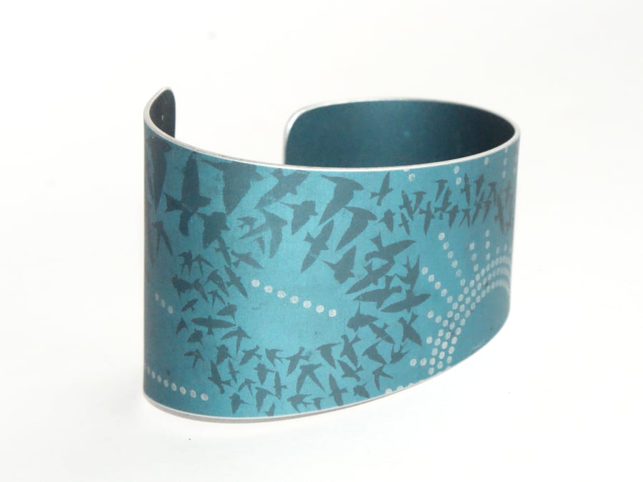 Flock of birds cuff - blue