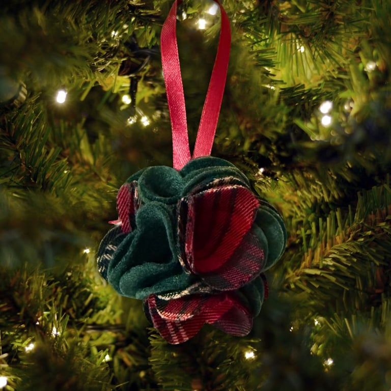 Christmas Decoration, Tartan Fabric Flower Christmas Bauble, Green Felt