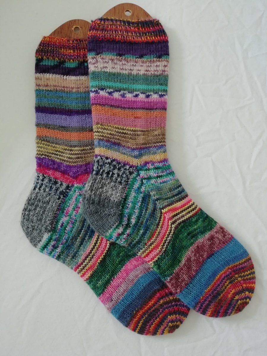 Hand knitted socks, adult MEDIUM, Size 5-6 MULTICOLOURED 