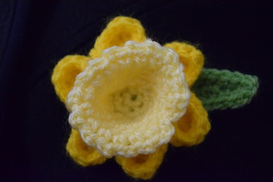 Daffodil Brooch Crochet