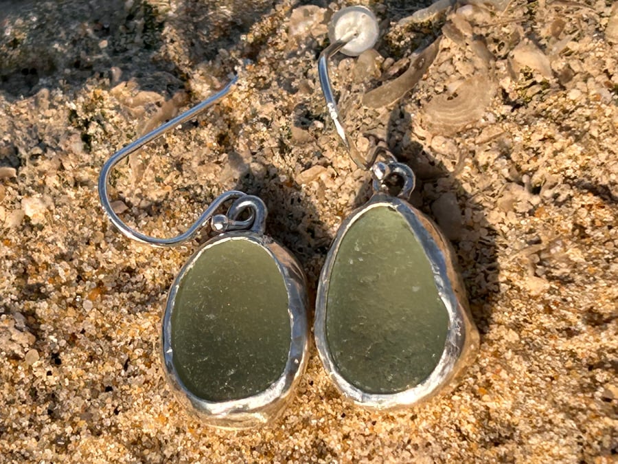 seaglass aqua blue earrings dangly 