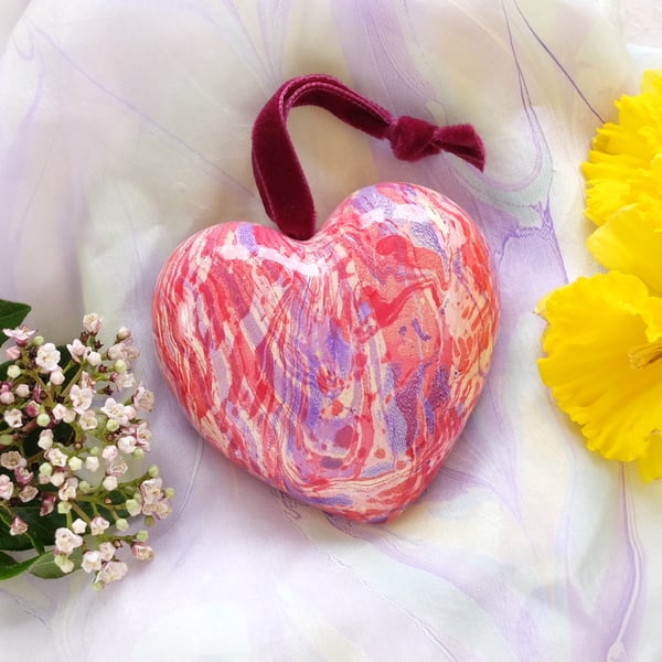 Marbled ceramic hanging heart decoration 