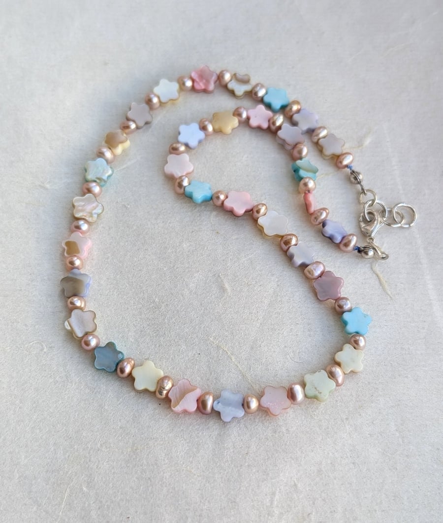 Pastel multicoloured mother of pearl flowers and freshwater pearl necklace 