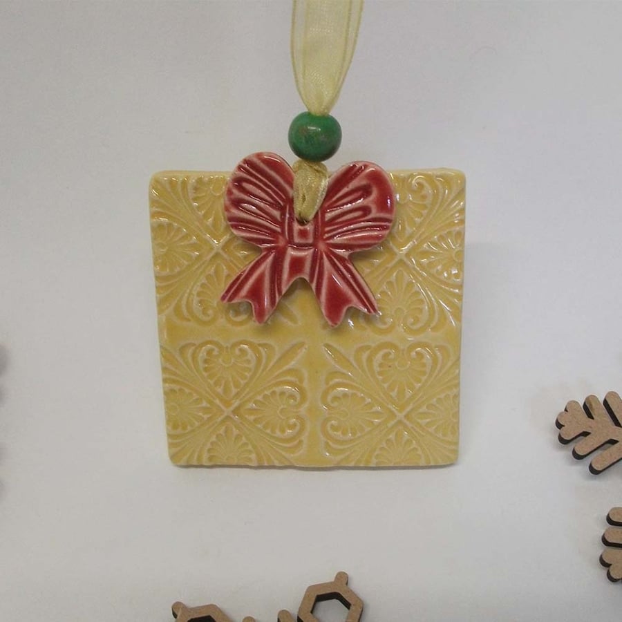 Ceramic Christmas Present Decoration Yellow