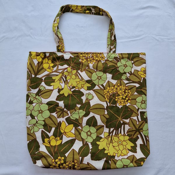Vintage 1960s 1970s floral print fabric shoulder tote bag