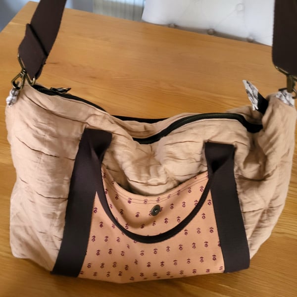 Handmade Oxbow Overnight Tote – Quilted Jacquard in Neutral Beige