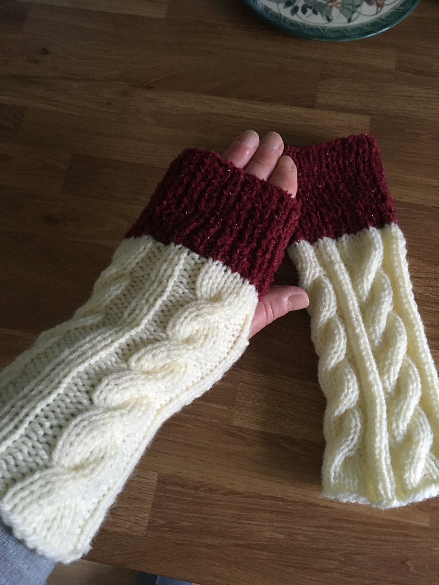 COSY WRIST WARMERS