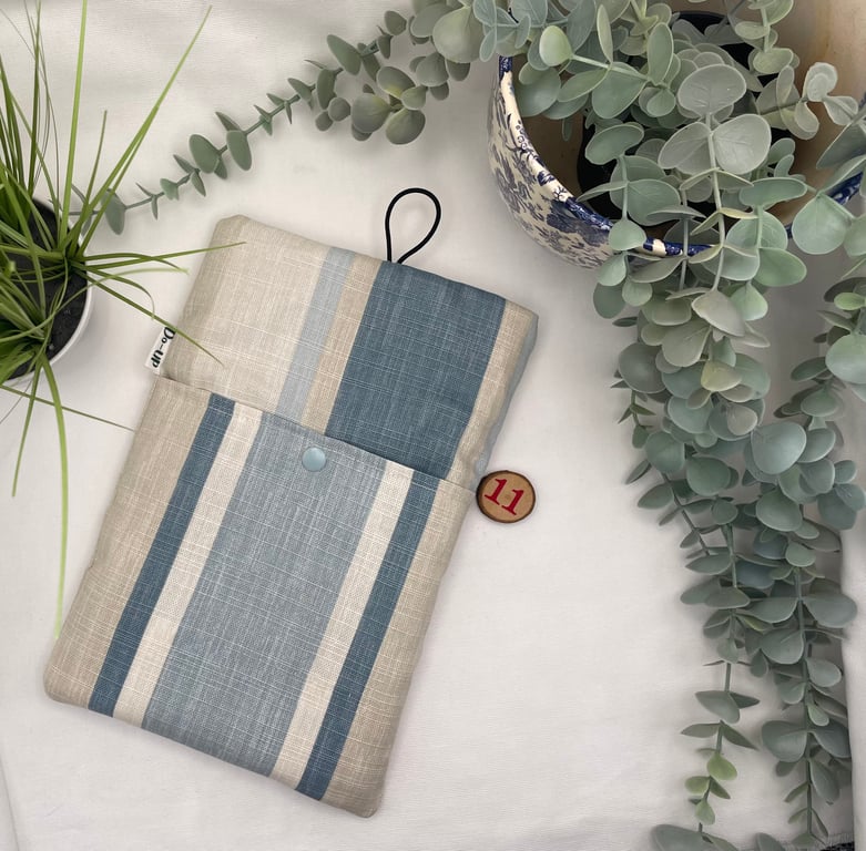 BOOK SLEEVE - MEDIUM PAPERBACK 9-9.5 X 6 INCHES APPROX