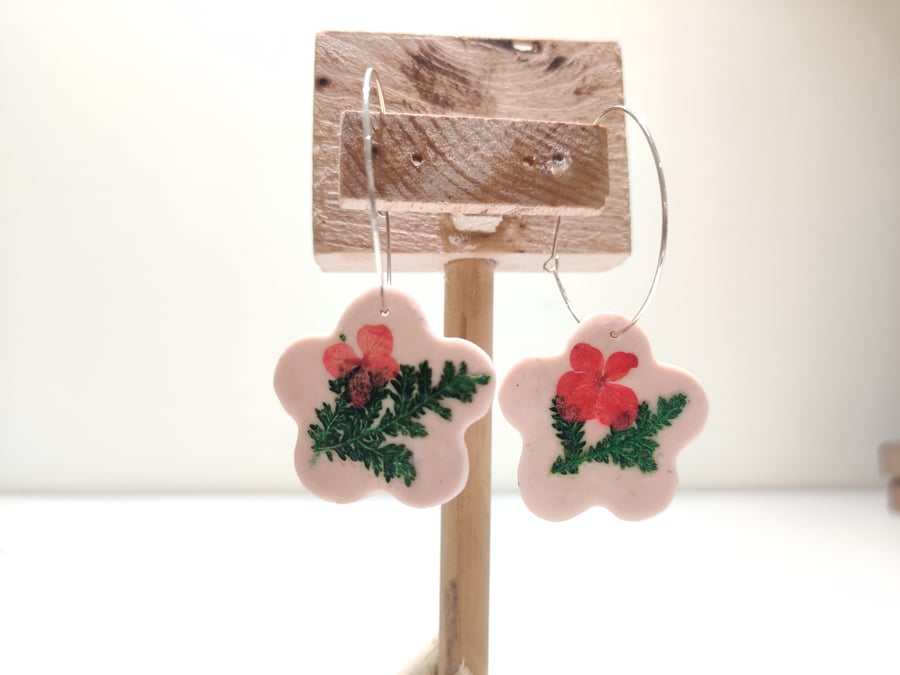 Pressed flower clay hoop