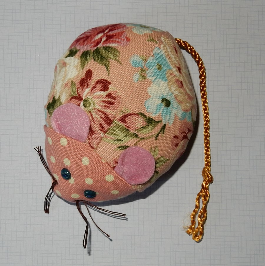 Mouse pin cushion pink floral