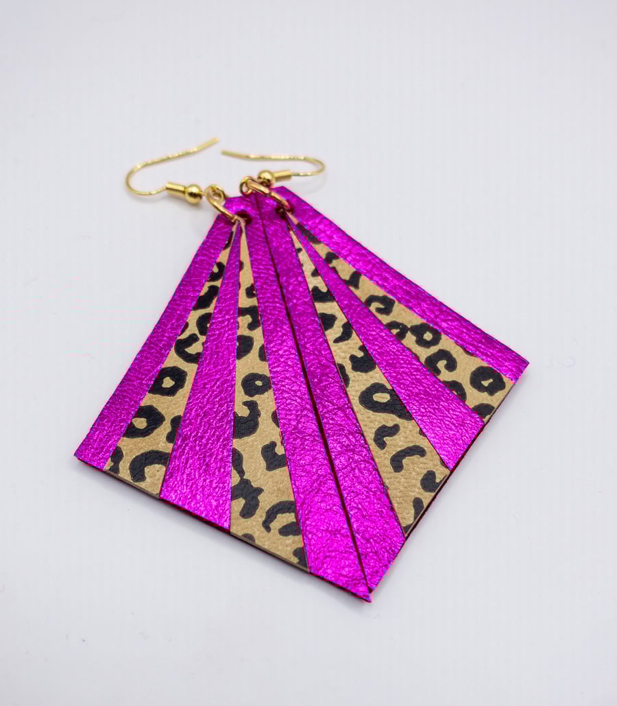 Art Deco inspired Triangle leather earrings, metallic pink and leopard print. Li