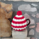 Vegan Small Tea Cosy for 2 Cup Tea Pot, Cornish Style, Hand Knitted Red & Cream