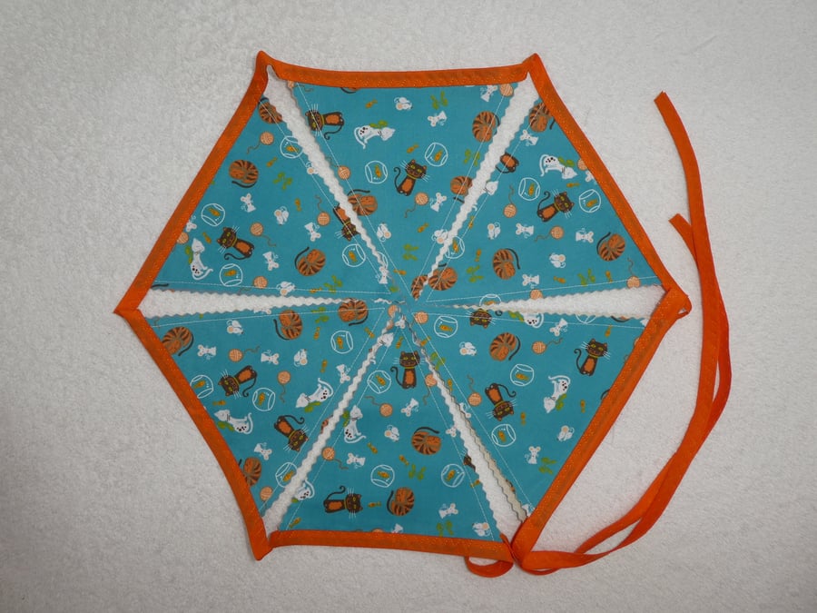  Bunting. Cats Goldfish and Mice. 3.5 m long and 12 flags. Lined.Orange Bias