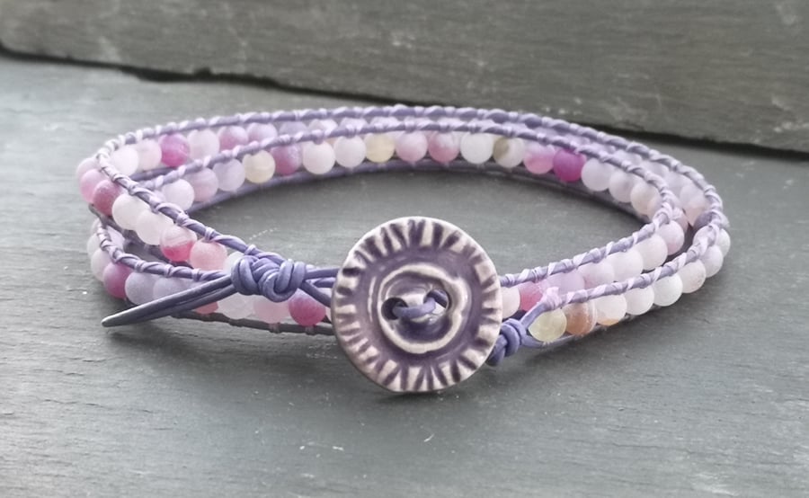 Purple, mauve and lilac leather and agate bracelet with ceramic button