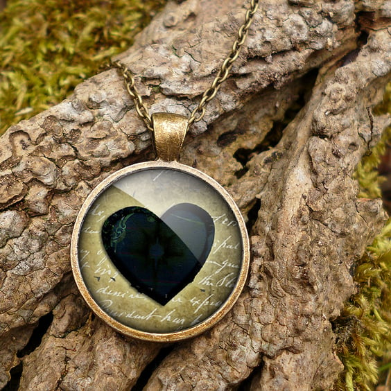 Black Heart No.2 Large Necklace (RR10)