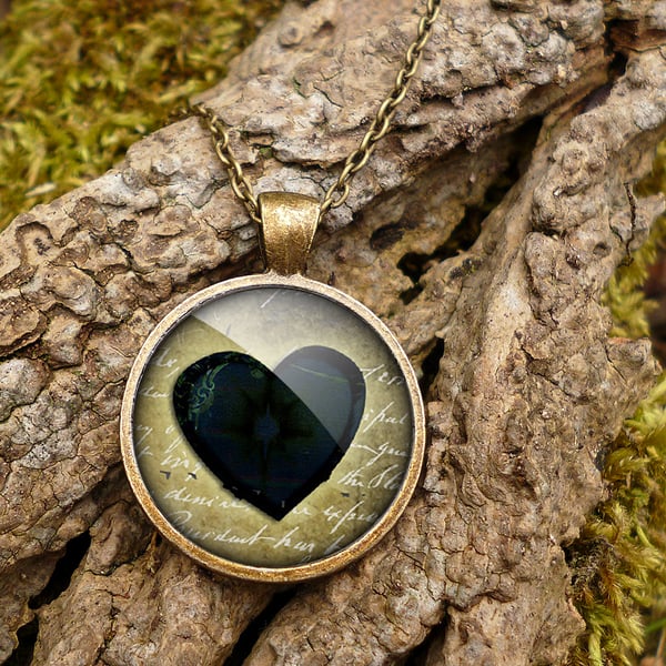 Black Heart No.2 Large Necklace (RR10)