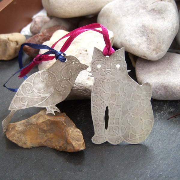 Cat and bird hanging ornaments