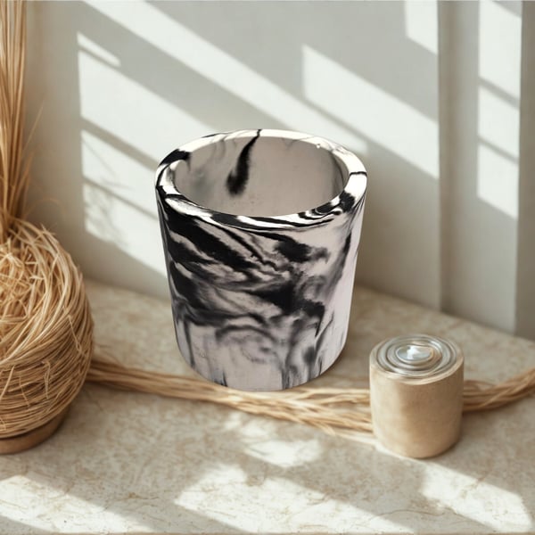 Black&White Multi-Use Holder