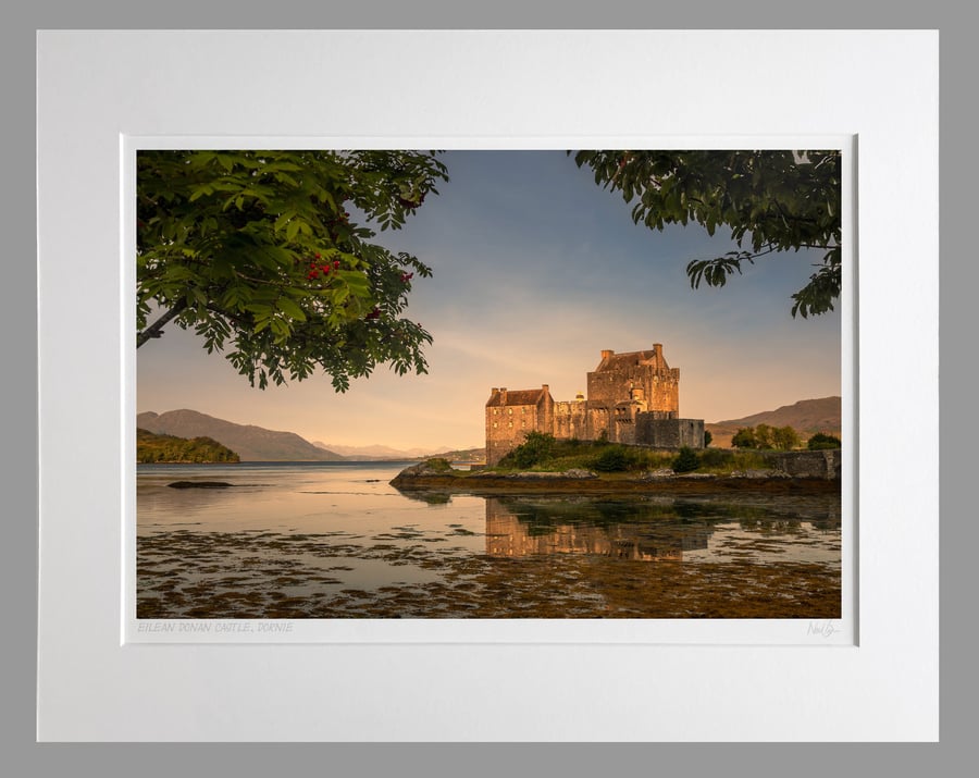 Eilean Donan Castle, Dornie, Scotland - A3 (50x40cm) Unframed Print