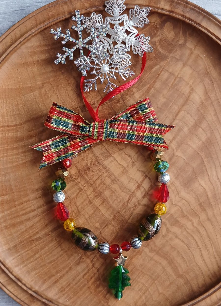 Beaded Ring Christmas Decoration with Christmas Tree