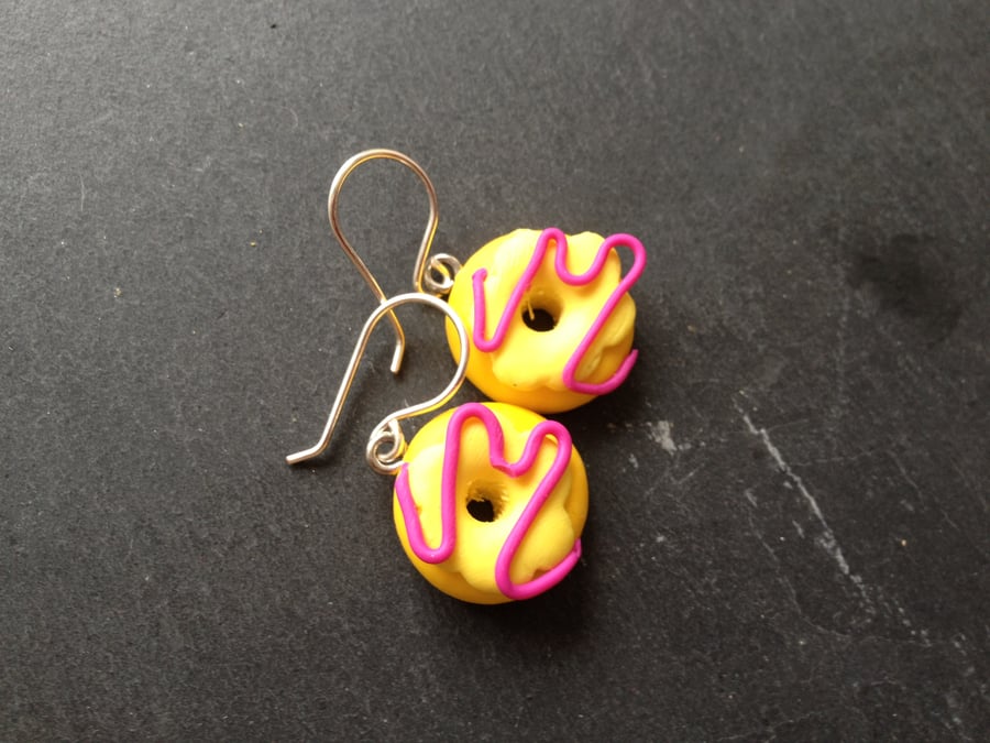 Kitsch Polymer Clay Donut Earrings - Yellow with Pink Piping