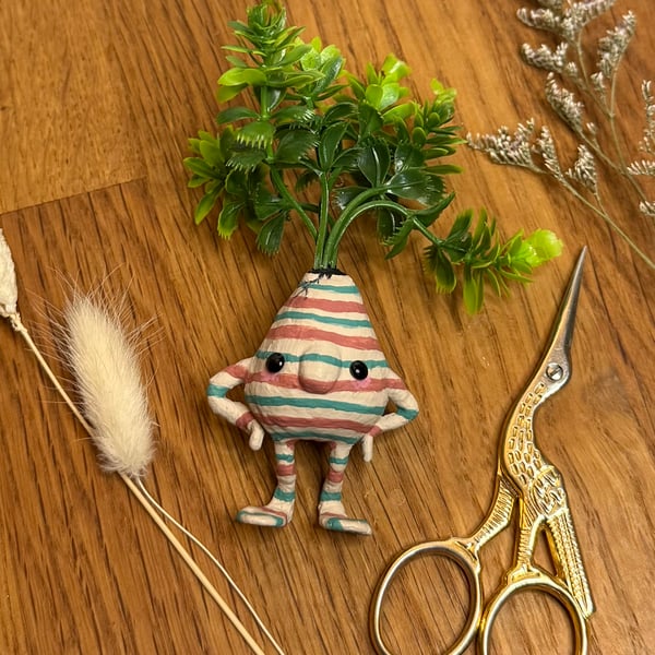 Spun Cotton Plant Pot and Faux Plants