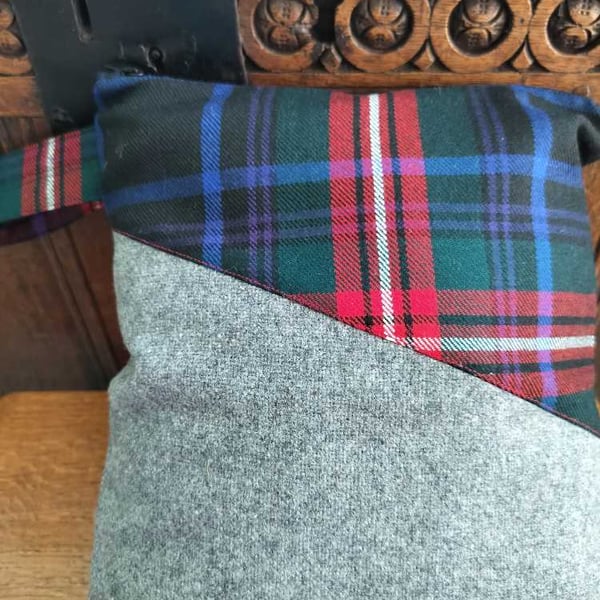 Scottish wool tweed and tartan wash Bag