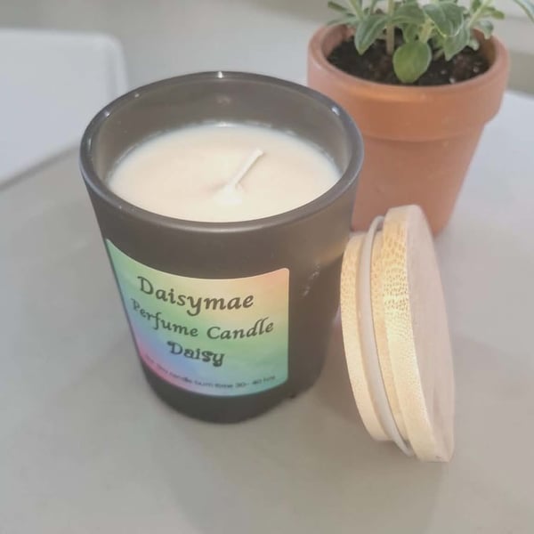 Daisy Perfume Candle 8oz