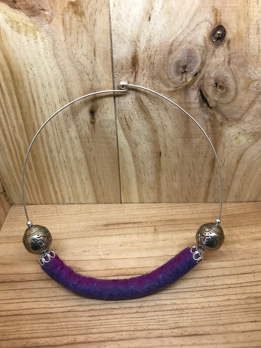 Felt Necklace. (242)