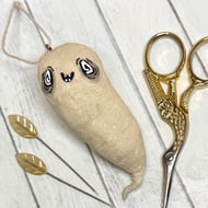 Spun Cotton Cream Ghost 1