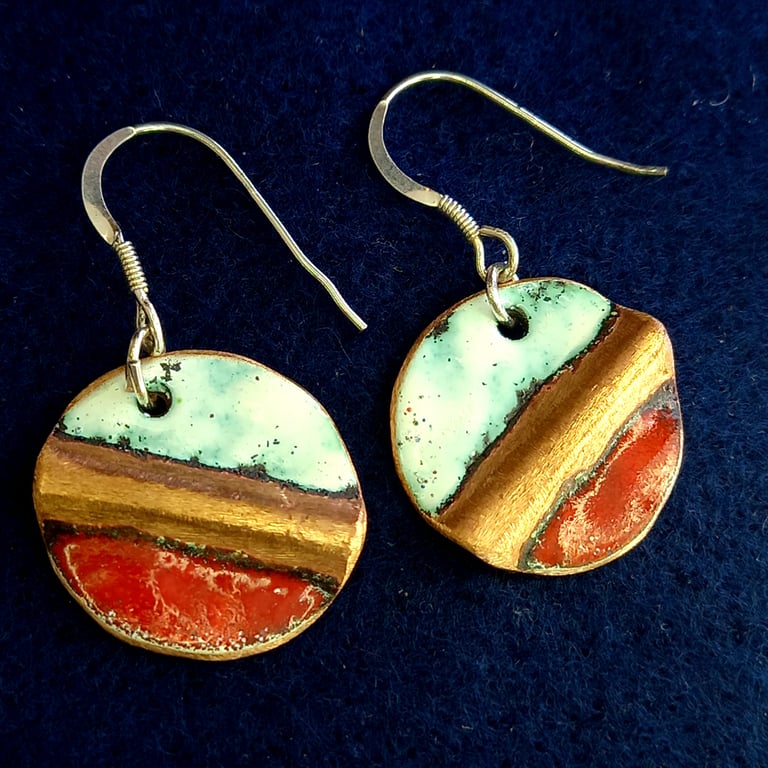 Red & White round earrings