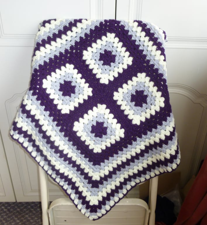 Crochet baby,lap blanket purple gift ( ref FA 600 Cr4 B2 )