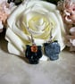 Black skull earrings - Image 2
