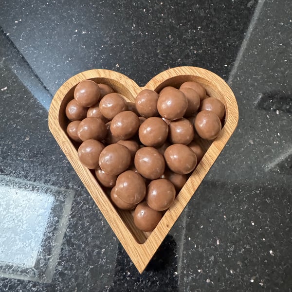 Heart shaped tray in Oak