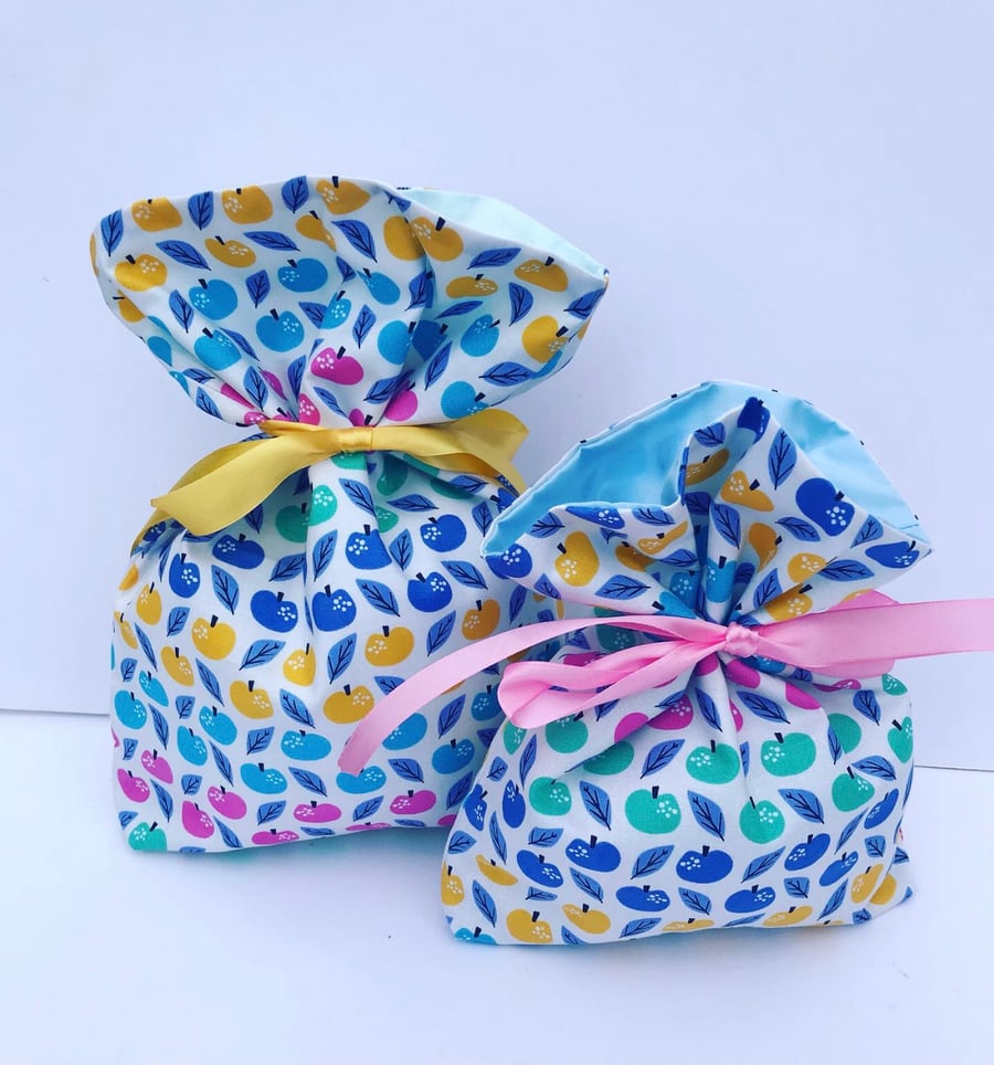 Reusable Fabric Gift Bags - Sustainable Gift Wrapping - Bags for Presents