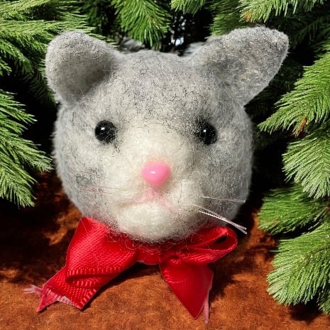 Needle felted cat bauble - Pale grey